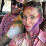 Sunny Leone Instagram - Happy Holi 2022!! @dirrty99 Be safe and enjoy! Our part one!