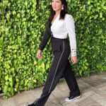 Sunny Leone Instagram - Walking…walking…walking… Outfit @labelnupurgupta Accessories @arzonai_jewellery styled by @hitendrakapopara Assisted by @sameerkatariya92 @tanyakalraaa make up @starstruckbysl
