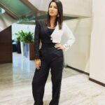 Sunny Leone Instagram - Walking…walking…walking… Outfit @labelnupurgupta Accessories @arzonai_jewellery styled by @hitendrakapopara Assisted by @sameerkatariya92 @tanyakalraaa make up @starstruckbysl