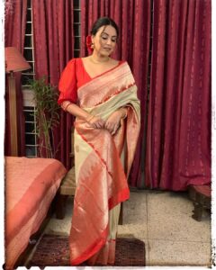 Swara Bhaskar Instagram - Mom’s wardrobe will never let you down! ❤️ Aaaah also @bhoomilogy ‘s impeccable taste! 🤗✨ @irabhaskar9 🤗😘 P.s. jewellery also Ma’s.. . Make up: @makeupbypoojagosain Hair: @lawangtamang95 @anukaushikstudio
