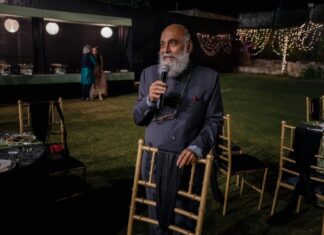 Swara Bhaskar Instagram - Happy birthday to the man that is my standard for everything. The man that everyone has and will fail to match upto.. 💖🥰 Happy birthday Dad! @cudayb P.S. also the OG party animal ✨🥳 Pics : @wowdings