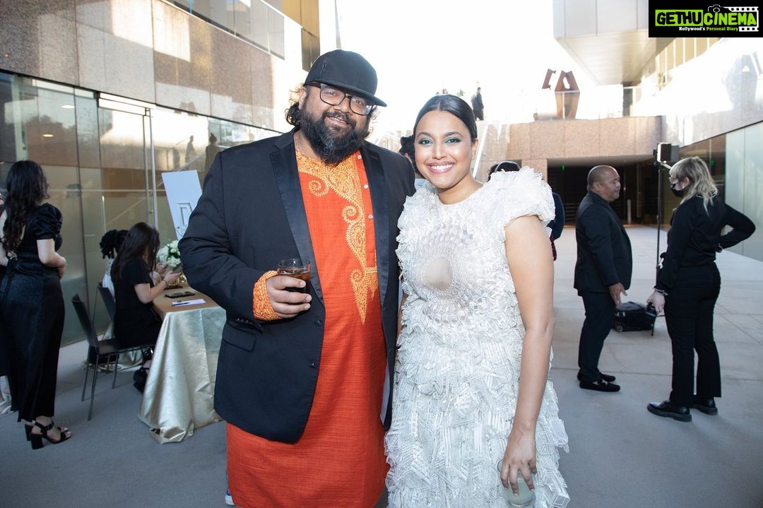 Swara Bhaskar Instagram - What a joyous feeling to be in a room of South Asian talent and celebrate the success of South Asians at the Oscar.. the sense of community and fraternity I witnessed that night was among the most uplifting things Iβve witnessed in my professional life! πβ¨ Thank you @shrutirya @priyankachopra @anjula_acharia @maneeshkgoyal #belabajaria for me! π€©π€β¨ Good luck for the Oscars nominees! ππ€πΎπ€ Los Angeles, California