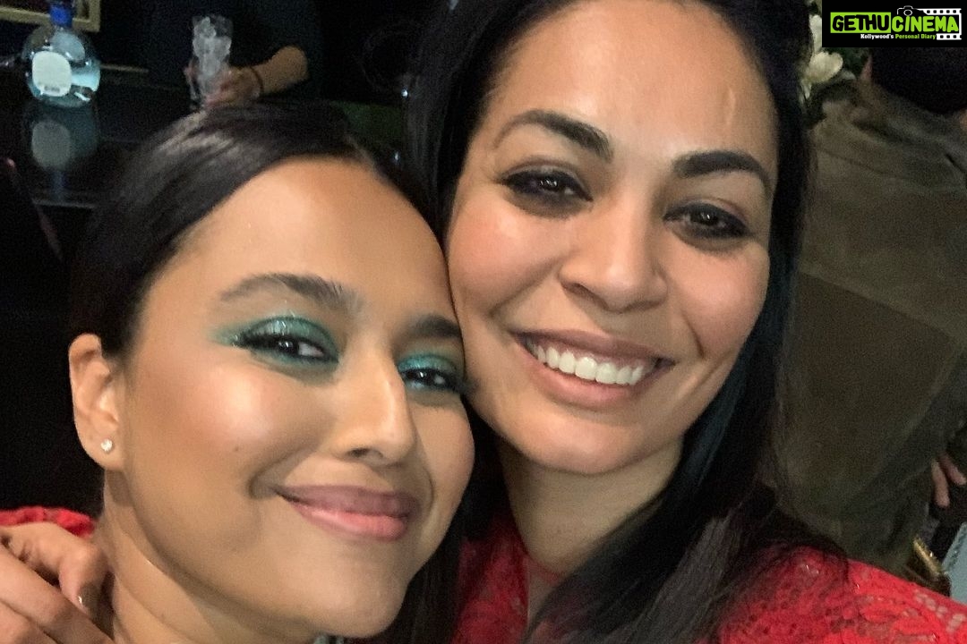 Swara Bhaskar Instagram - What a joyous feeling to be in a room of South Asian talent and celebrate the success of South Asians at the Oscar.. the sense of community and fraternity I witnessed that night was among the most uplifting things Iβve witnessed in my professional life! πβ¨ Thank you @shrutirya @priyankachopra @anjula_acharia @maneeshkgoyal #belabajaria for me! π€©π€β¨ Good luck for the Oscars nominees! ππ€πΎπ€ Los Angeles, California