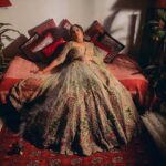 Swara Bhaskar Instagram - Royalty is a sartorial choice! 🤓🤗✨💛 Outfit : Frontier Bazaar @frontierbazarr Brand Media : @onwardupward.social . Pics: @lensthing . Make up: @makeupbypoojagosain Hair: @yogisk2342 @lawangtamang95 @anukaushikstudio Genie and guide: @prifreebee
