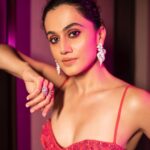Taapsee Pannu Instagram - Say “Hello” ! #LastEvening #HelloHallOfFame