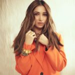 Tamannaah Instagram - Orange is not the new black it’s just bloody orange 🍊 Suit : @aak.ch Jewellery : @radhikaagrawalstudio Styling : @sanamratansi Assisted by : @rajasidatar Hair : @tinamukharjee Makeup : @billymanik81 Photographed by : @kadamajay