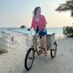 Tamannaah Instagram - Guess who has all the ice cream in the trunk 🍦 @movenpickkuredhivarumaldives @oneaboveglobal #movenpickmaldives #movenpickkuredhivarumaldives #wemakemoments Mövenpick Resort Kuredhivaru Maldives