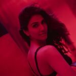 Vaani Kapoor Instagram - Well, looking good just got easier with the hottest stars at the @ajiolife #AllStarsSale, LIVE now. With the best of athleisure brands at 40-70% off , my workout style is about to get a scorching update. How about you? Download the AJIO app and get ready for some action! Shop Now. #AjioLove #HouseOfBrands