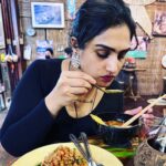 Vanitha Vijayakumar Instagram - #food #thailand #thaifood #travelphotography Amphawa Floating Market