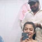 Varsha Bollamma Instagram – Little things like these always makes me smile 🥺❤️
This pretty butterfly sat on my hairstylist Anna’s shoulder for more than 5 hours! It continued to sit there until someone took it away 🥺