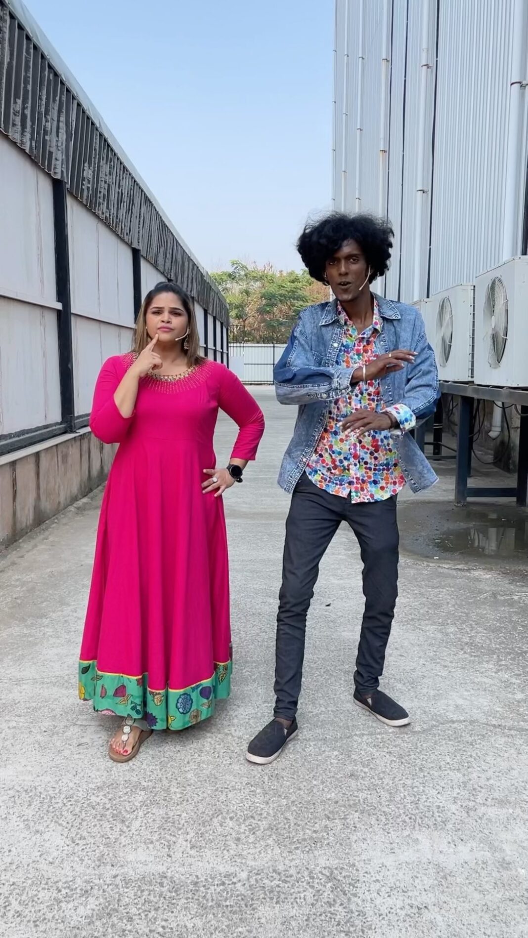 Vidyulekha Raman Instagram - Thalapathy & Pooja replica 😜 With my thambi habibi @bjbala_kpy 😘 . . #arabickuthu #arabickuthuchallenge #arabickuthudance #thalapathyvijay #thalapathy #beast #beastmovie #anirudh #anirudhravichander #sivakarthikeyan #cookwithcomali #cookwithcomali3 @anirudhofficial @hegdepooja