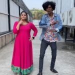 Vidyulekha Raman Instagram - Thalapathy & Pooja replica 😜 With my thambi habibi @bjbala_kpy 😘 . . #arabickuthu #arabickuthuchallenge #arabickuthudance #thalapathyvijay #thalapathy #beast #beastmovie #anirudh #anirudhravichander #sivakarthikeyan #cookwithcomali #cookwithcomali3 @anirudhofficial @hegdepooja