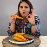 Vidyulekha Raman Instagram – I can enjoy crispy Molaga Bajjis any day, any time! To make them nice and yummy I use Cardia Life oil because it’s my healthy alternative to regular oil. 

Why don’t you make some delicious Molaga Bajjis today? 😋🌶

@cardiaoil

#ad #cardiaoil #cardialife #healthyfood #healthyoil