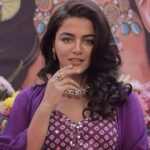 Wamiqa Gabbi Instagram - Photographer asked me to keep those two fingers on my chin like that to show off @kalyanjewellers_official ring. It was not my idea. #JustClarifying #ICanSleepNow & #IDontPaintMyNails