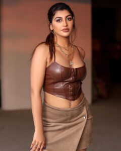 Yaashika Aanand Instagram - Good afternoon 💕
.
📷 @gk_.photography._ 
💄 @beautyunveiled_by_jeevi 
👗 @mykiwies 
👠 @dior 
Styling @paviiiee_08 
Hair @meenushairandmakeover 
Retouch @harry_dane_retouch 
Necklace @jewelmarvels

#swipeleft #explore #yashika #trending