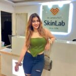 Yaashika Aanand Instagram - Back at my favourite skincare clinic in Chennai! #skinlabchennai I highly recommend Dr. Jamuna Pai’s SkinLab, Chennai for their safety measures and result oriented treatments for acne, Laser Hair Reduction, advanced GFC for Hair growth, skin brightening, skin tightening and skin resurfacing treatments to Coolsculpting treatment which is a permanent stubborn fat reduction treatment, they have an answer to all your skin, body and hair care queries! Investing on your skin and hair is the best gift you can give yourself. Contact – 7358400400 or head to Dr. Jamuna Pai’s SkinLab, Khader Nawaz Khan Road, Nungambakkam. @skinlabindia @drjamunapai . . Post credits @mehrotraprajwal 🤍 Skin Lab