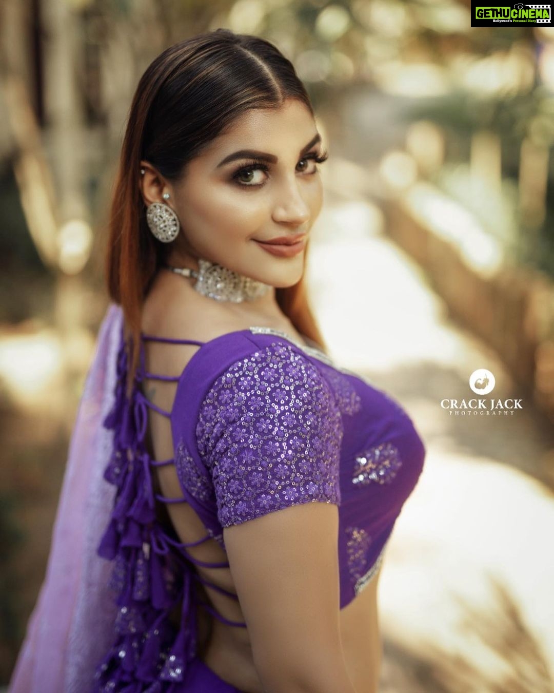 Yaashika Aanand Instagram - Hellooooooo 💜 . 📸 @crackjackphotography 💄 @pavihairandmakeup 👗 @yoshnasbyela 💍 @fineshinejewels