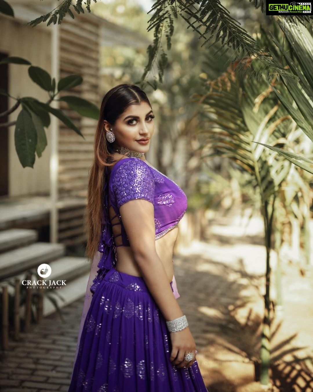 Yaashika Aanand Instagram - Hellooooooo 💜 . 📸 @crackjackphotography 💄 @pavihairandmakeup 👗 @yoshnasbyela 💍 @fineshinejewels