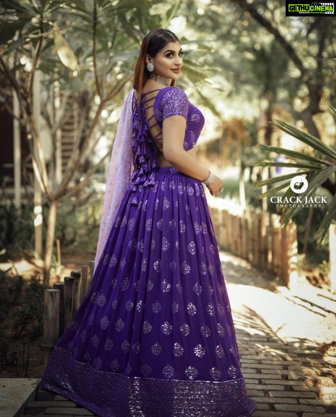 Yaashika Aanand Instagram - Hellooooooo 💜 . 📸 @crackjackphotography 💄 @pavihairandmakeup 👗 @yoshnasbyela 💍 @fineshinejewels