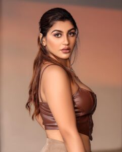 Yaashika Aanand Instagram - Good afternoon 💕
.
📷 @gk_.photography._ 
💄 @beautyunveiled_by_jeevi 
👗 @mykiwies 
👠 @dior 
Styling @paviiiee_08 
Hair @meenushairandmakeover 
Retouch @harry_dane_retouch 
Necklace @jewelmarvels

#swipeleft #explore #yashika #trending