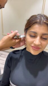 Yaashika Aanand Instagram - Ouch 😂😝 pain in my 👀 !! Pain laam rusk sapdra madrii 🤥😝 #piercings #gunshot #trendingreels #explore #yashika #biggboss #reels Credits @zazzlesalons