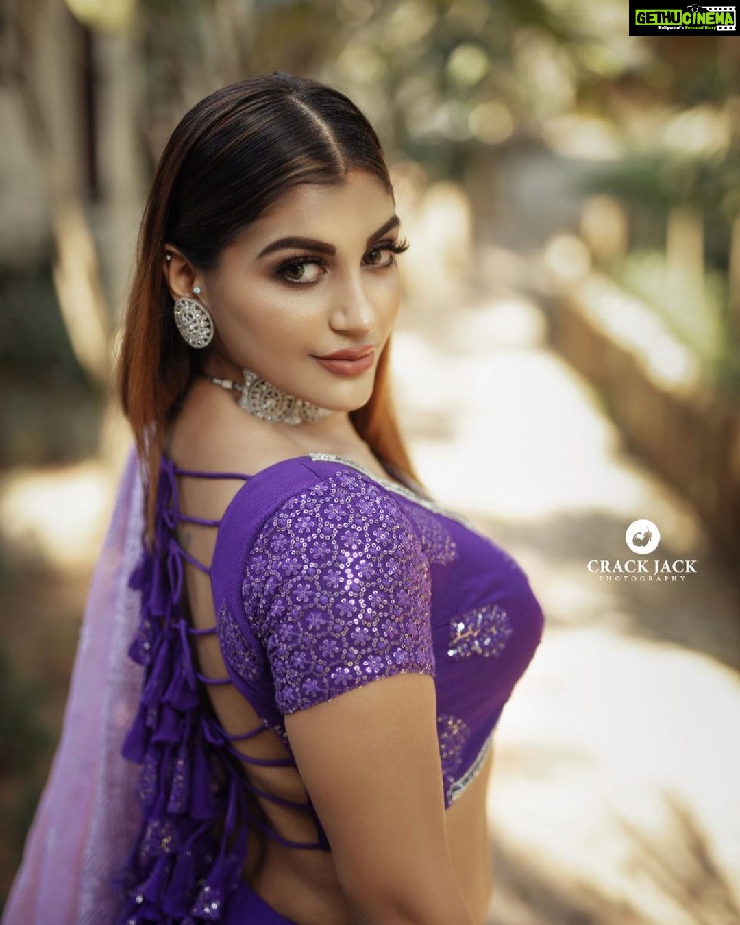 Yaashika Aanand Instagram - Hellooooooo 💜 . 📸 @crackjackphotography 💄 @pavihairandmakeup 👗 @yoshnasbyela 💍 @fineshinejewels