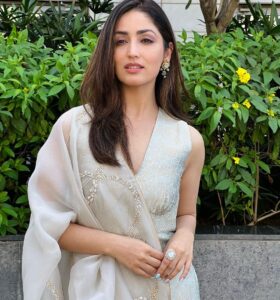Yami Gautam Instagram - 🦋 
Styled by my  lovely @alliaalrufai

Styling: 
@shubhangini_gupta @rawmango @aprajitatoorofficial  @azotiique
Makeup: @manjarisinghofficial