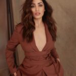 Yami Gautam Instagram - The most effective way to do it, is to do it. - Amelia Earheart 🤎 Styling: @appapop @alliaalrufai @shubhangini_gupta Hair: @sajzdot Makeup: @guyguia Photographer: @kadamajay