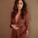 Yami Gautam Instagram - The most effective way to do it, is to do it. - Amelia Earheart 🤎 Styling: @appapop @alliaalrufai @shubhangini_gupta Hair: @sajzdot Makeup: @guyguia Photographer: @kadamajay