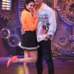 Yuvika Chaudhary Instagram - @khatra.khatra.khatra_ @bharti.laughterqueen @haarshlimbachiyaa30 @princenarula @voot @colorstv Styled by @__snehasharma___ Assisted by @aawara_rajadiko