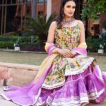 Yuvika Chaudhary Instagram - #NewCollection💖 Featuring the princess cut-styled strappy handblockprinted kurta with frill sharara detailed with silver gota lace and complimented with two-toned dupatta, this newly launched sharara set will become a timeless addition to your occasionwear. Discover more styles from our new SS’22 collection on our website. 🌷 www.aachho.com Yellow Flower Handblock Sharara Set ✨ Muse : @yuvikachaudhary Location: @itcrajputana Jewellery: @aachho Jutti : @jaysoleindia Styledby: @stylebysugandhasood Photographer: @ajpictography Videographer: @rjprt @chiragbhatia699 Makeup: @raveen_anand @beautybyraveenanand Hair: @sunil_celebrity_stylist . . . . . . #AachhoBannadi #BannadiSong #ReelOnBannadiSong #Aachho #twirlwithaachho #aachhosong #yuvikachaudhary #aachhoxyuvikachaudhary ITC Rajputana, A Luxury Collection Hotel