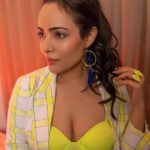 Aanchal Munjal Instagram – I think I like neon these days ! 👄 
Styled by @theanunarang
Wearing @_all_that_jazzz
Shot by @niravthakkarphotography
Hair & MUA @makeupandhairbyupasana
📍@platinumcorp.in