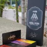 Aaron Aziz Instagram - Siapa nak duit Raya? Dapatkan limited edition AA series Raya Box dalam ada 5 flavour dgn duit raya sekali siap utk korang Mcm mana nak dapat kan nya? Tunggu live saya pada 26hb 10pm k. Paling besar duit Raya RM500, 2nd RM100 dan RM50. Korang kena cepat masuk live and comment Siapa nak beli. Very very limited stocks. #aksogt3500 #AksoGTAAseries @officialaksomalaysia #TheVapeDon #RayabersamaAkso