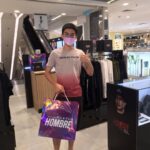 Aaron Aziz Instagram - Thank you semua for supporting @wearehombremy di Aeon Mid Valley. Semoga korang have a blessed Raya dan bahagia disamping keluarga tersayang. Yg balik kampung drive carefully. @hombretwentyone