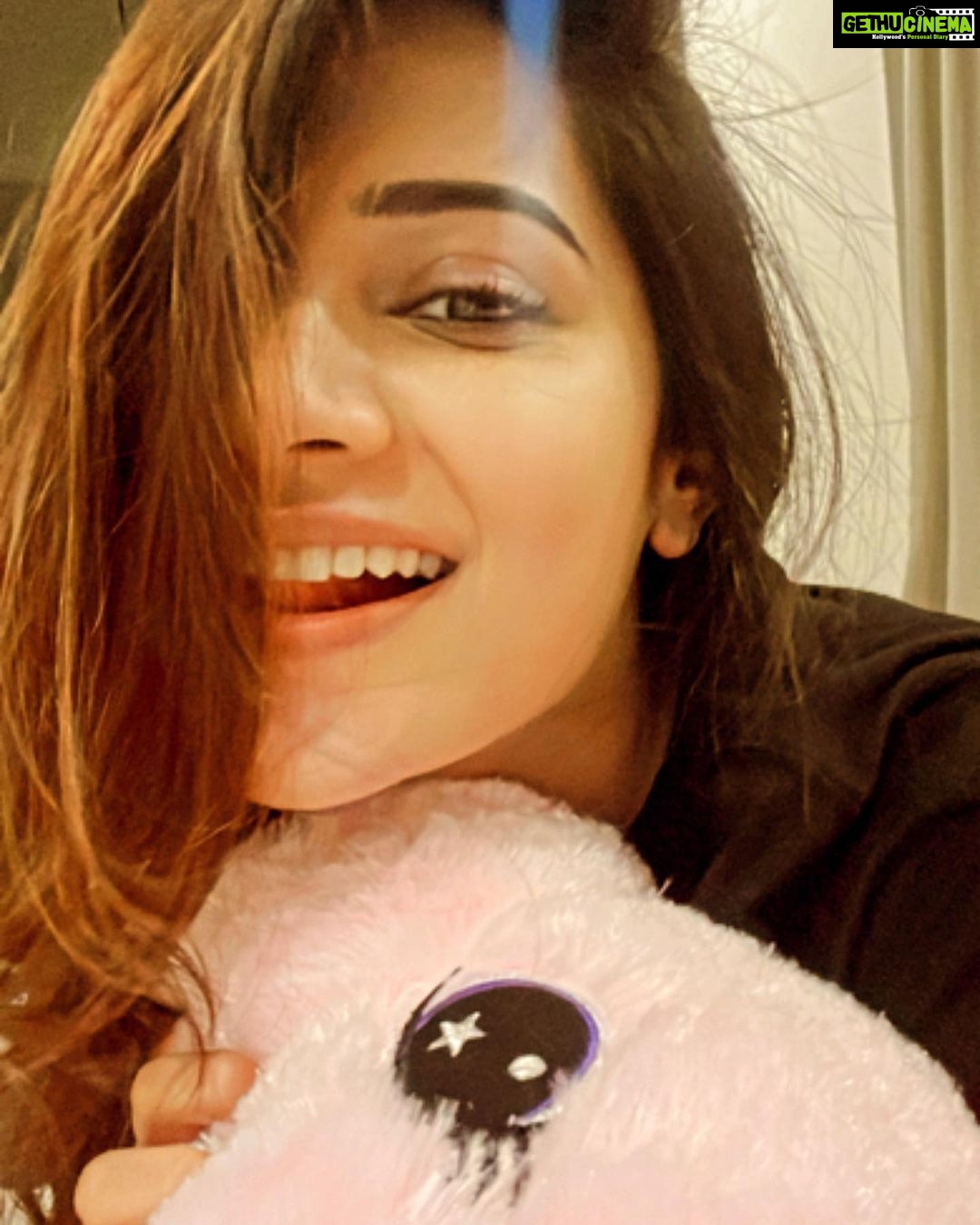 Aathmika Instagram - Just a few moods out of my 1000 mood swings I get before hitting the bed ☠️