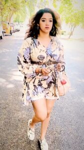 Abhirami Suresh Instagram - Not done bangaloring :) #LifeGoesOn #lifequotes #trendingreels #bheeshmaparvam #sushinshyam #explorepage #explore #madness