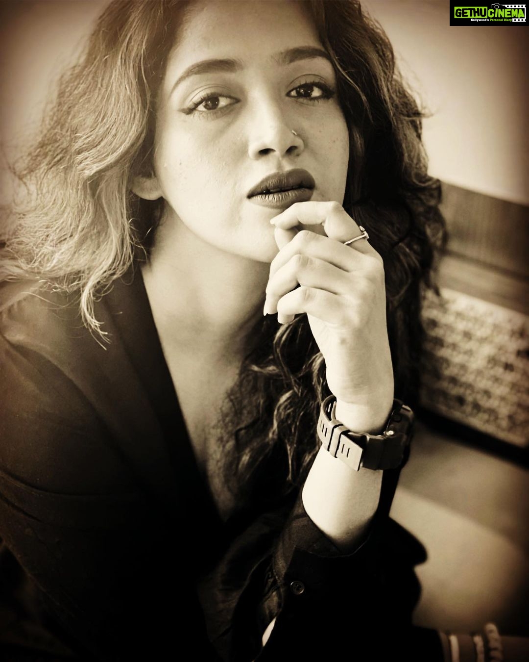 Abhirami Suresh Instagram - Unless there is Good Friday in your life, there can be no Easter Sunday.. Humbled for this life, Grateful for all the growth so far, Looking forward a lifetime full of madness, kindness, mistakes, learning, spirituality, connections and LOVE. Happy Easter my little eggs :) . . . #letlove #letlive #easter #easterbunny #viralpost #explorepage #liveloveliberate #abhiramisuresh