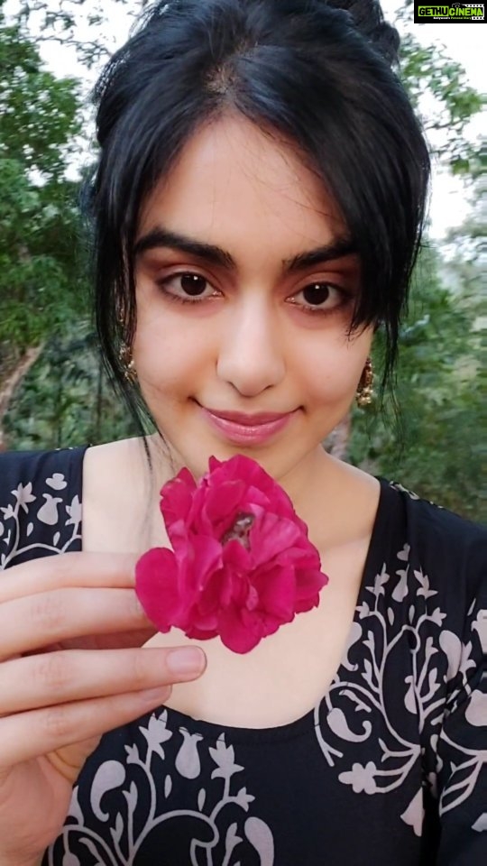 Adah Sharma Instagram - TAG A PHOOL ! Are you a Phool ?⚘🌷🥀 RUMOR had it that if I would Kiss the Prince he'd turn into a Frog #NotAnAprilFoolsDayJoke #100YearsOfAdahSharma #adahsharma #AndThenTheyLivedHappilyEverAfter #aprilfools , , , Disclaimer : DO NOT TOUCH Frogs without their written consent ! , P,S, Lets name him ! Namkaran must be done when changing from human to animal form