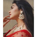 Adah Sharma Instagram - Thought I’d twin with my favourite colour of flags 😬 . Leave a red flag 🚩🚩🚩🚩in the comments with a question ! I’ll definitely reply 😂 . . Styled by @juhi.ali Wearing @ranbirmukherjeeofficial @rubansaccessories 📸 @jayslens 💪 @jagats38 . . #100YearsOfAdahSharma #adahsharma