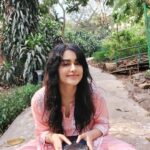 Adah Sharma Instagram - Give me Songs To play on the Kalimba 🎵🎶 Sochne ka maukaa na diyaaaaa haiii ,,,,, Butttttt i still managed to Overthink 🤣🤓 , , , , 😘😘 for all the pyar on the chand baliyaan cover ❤❤❤ #100YearsOfAdahSharma #adahsharma
