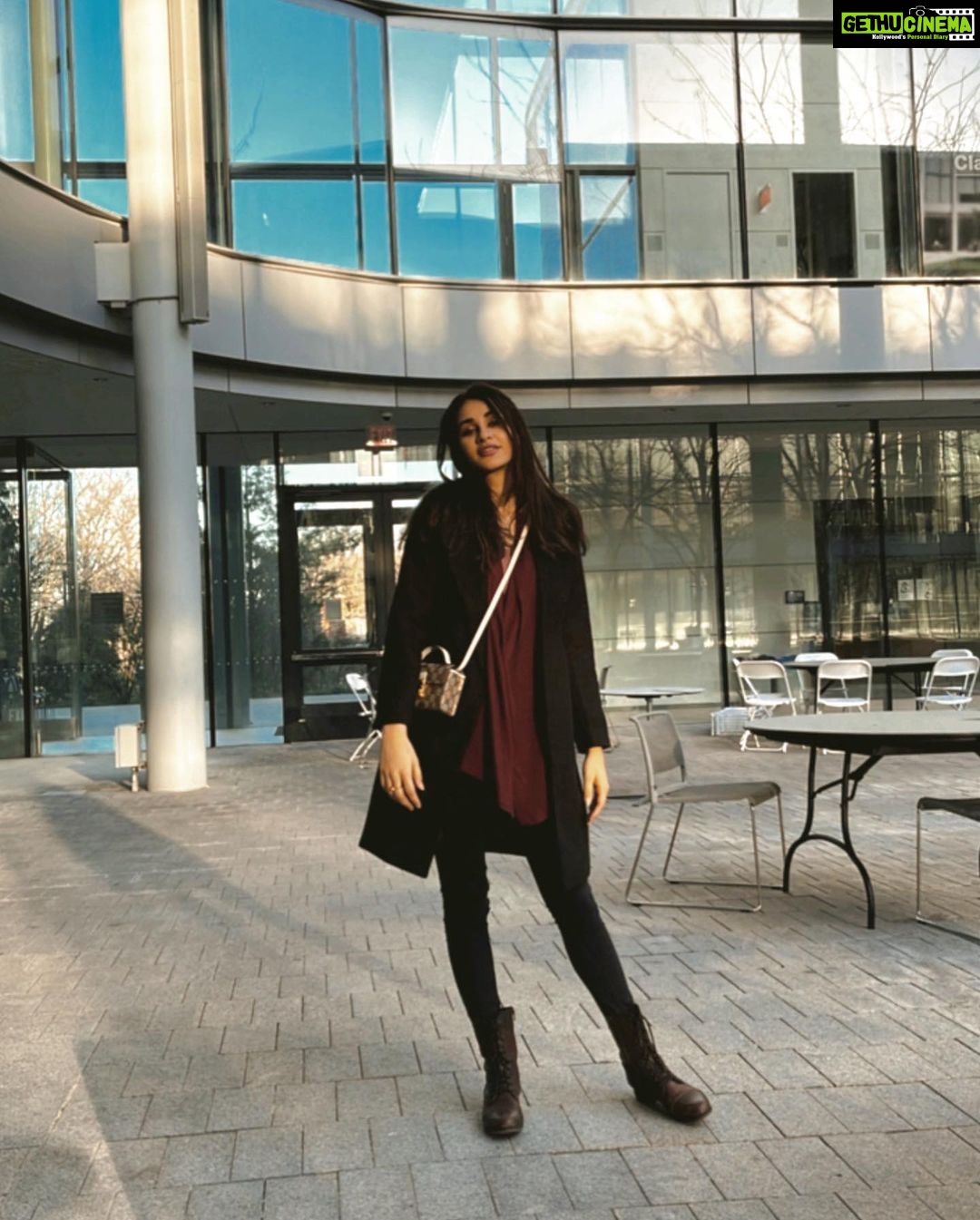 Aditi Arya Instagram - DYK: the person who clicked the second picture is an idiot.