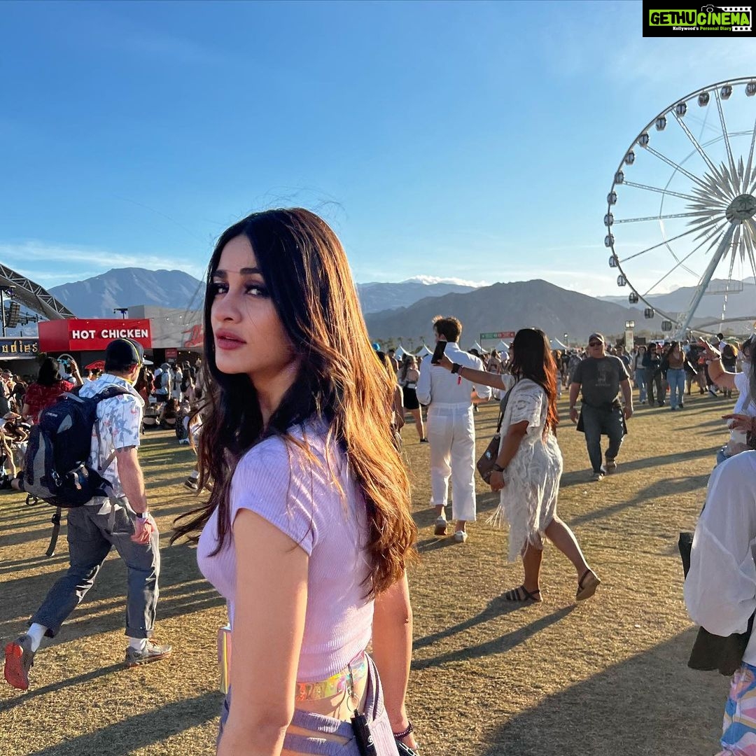 Aditi Arya - 15.2K Likes - Promise I tried not to influenza @coachella