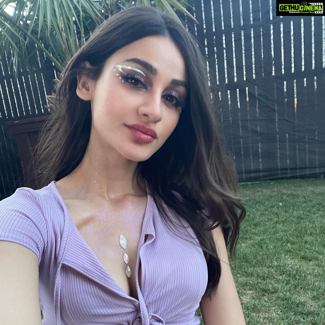 Aditi Arya - 15.2K Likes - Promise I tried not to influenza @coachella