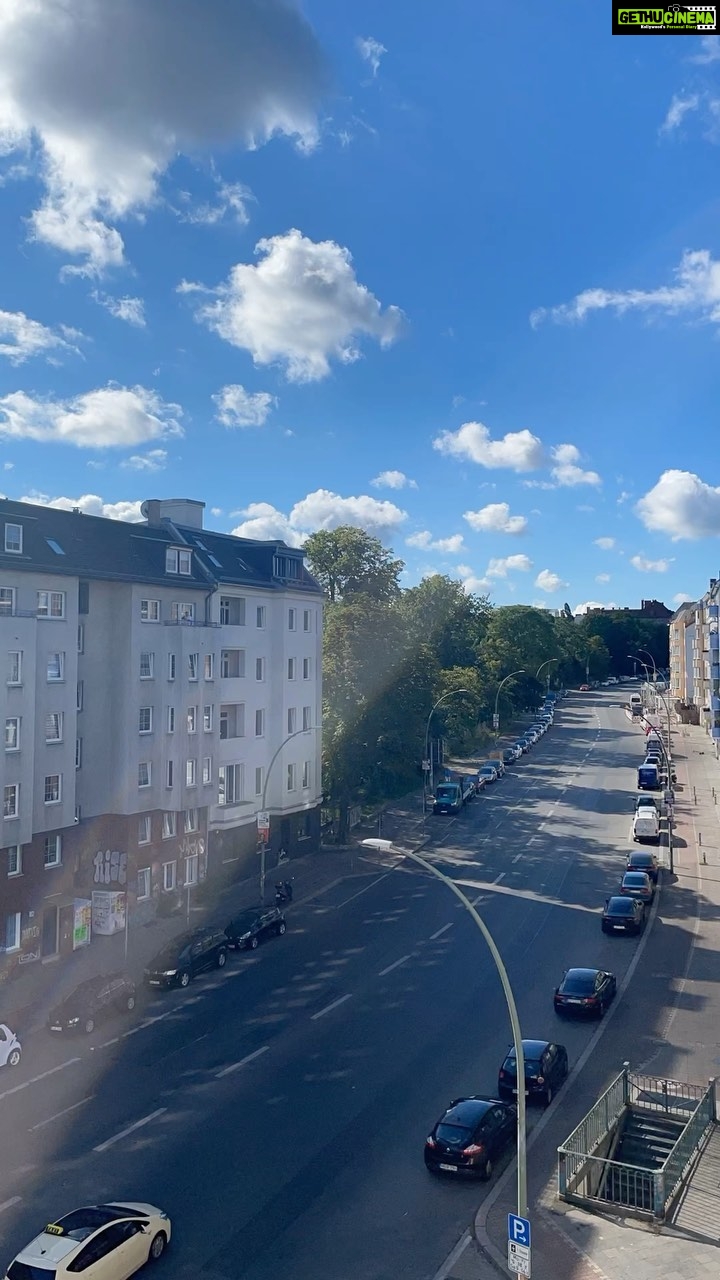 Aditi Chengappa - 233 Likes - Time passing by…
.
.
.
#time #reels
#sunshine #spring #berlin #timelapse #cloudporn #relax #calm