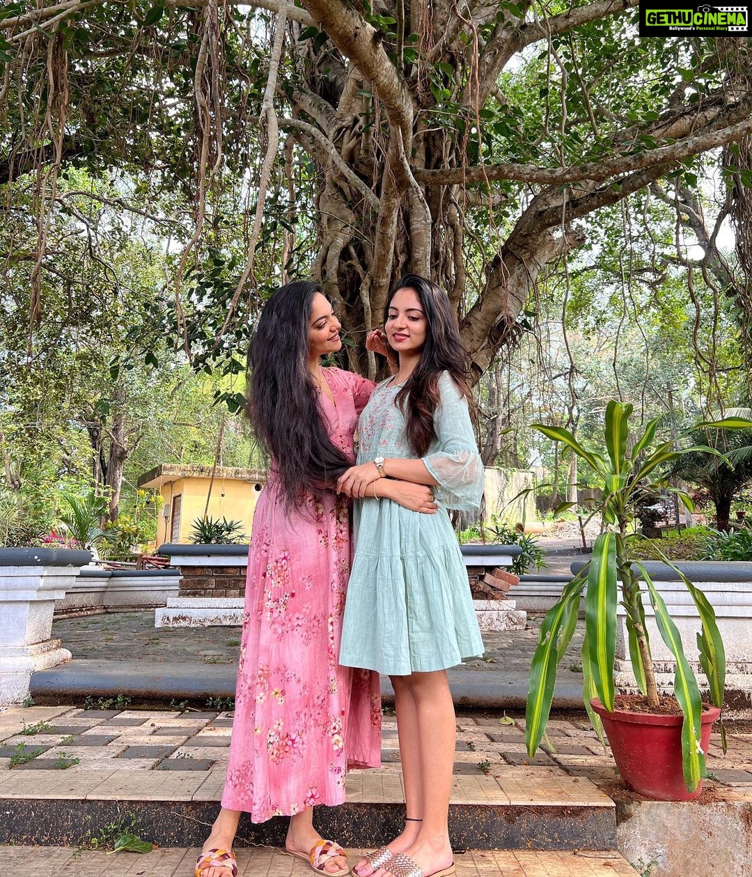 Ahana Kumar Instagram - I love cuddling my sisters in public just to see them get awkward Trivandrum, India