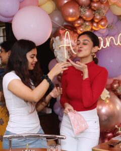 Aishwarya Arjun Instagram - Hope you had a good birthday Anjuuuu 🍓Lots and lots of love 💋🎊 @anj204 @arjunsarjaa