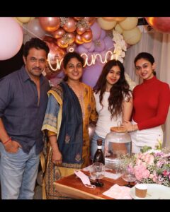 Aishwarya Arjun Instagram - Hope you had a good birthday Anjuuuu 🍓Lots and lots of love 💋🎊 @anj204 @arjunsarjaa