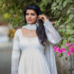 Aishwarya Rajesh Instagram – அனைவருக்கும் இனிய தமிழ் புத்தாண்டு நல்வாழ்த்துக்கள் !! நீங்கள் அனைவரும் எல்லா  நலமும், வளமும் பெற்று பெருவாழ்வு வாழ வேண்டுமென்று இந்நன்நாளில் அன்போடு வாழ்த்துகிறேன். ❤️ 
Photography @shadowsphotographyy @ajay_shadowsphotography 
Make up @ananthmakeup 
hairstylish @kanagakumarhairsty 
Outfit @archana.karthick