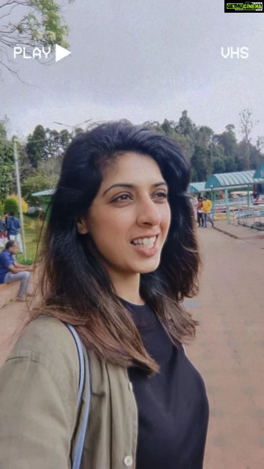 Aishwarya Sakhuja Instagram - One of my fav films was shot here MAINE PYAAR KIYA, and this just had to be done. Though im an actor but damn was i conscious while making this... I guess its quite apparent in the reel π #mainepyarkiya #bollywood #bollywoodbuff #ooty #reeitfeelit #reelsinstagram #reelkarofeelkaro #reelsinsta #reelsvideo #reelsindia #AishwaryaSakhuja #typeone #actor #travelwithash