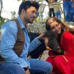 Akanksha Puri Instagram - Sharing some of my favourite #BTS pics with @welcometogauthamcity from the sets of “ Ishq hi Hai “ . . Apne pyaar ka intezaar karna bhi toh #IshqHiHai! ❤️ @tipspunjabi @youtubeindia channel! Singer, Composer & Lyrics: #Saman Music Director: @goldboypro #TipsPunjabi #TheMustHaveHits #GautamGulati #AkankshaPuri #song #❤️